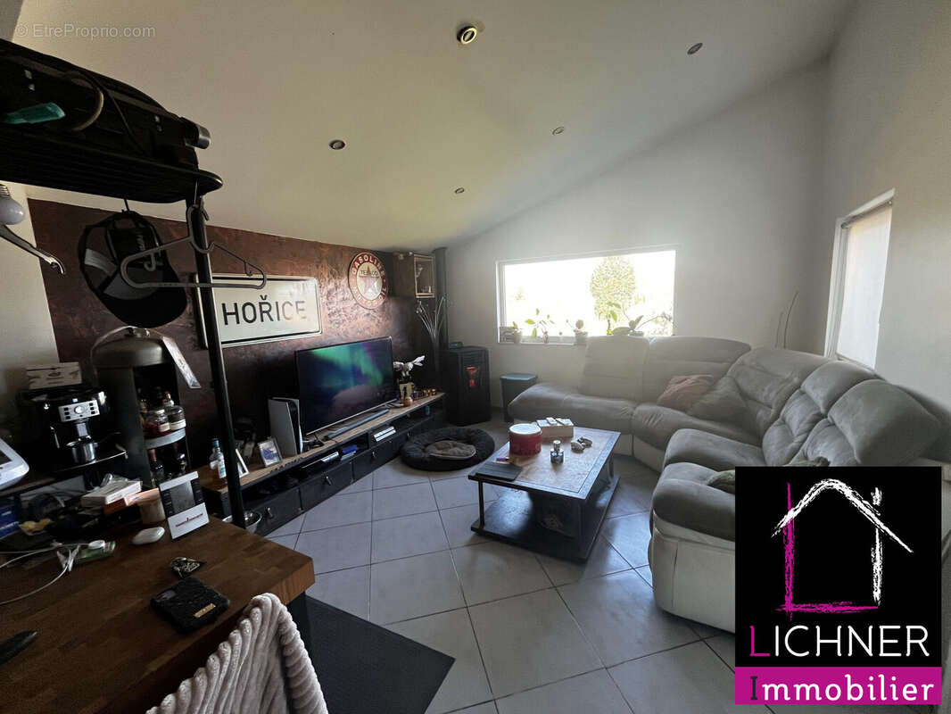 Petite maison salon - Maison à LONGEVILLE-LES-SAINT-AVOLD