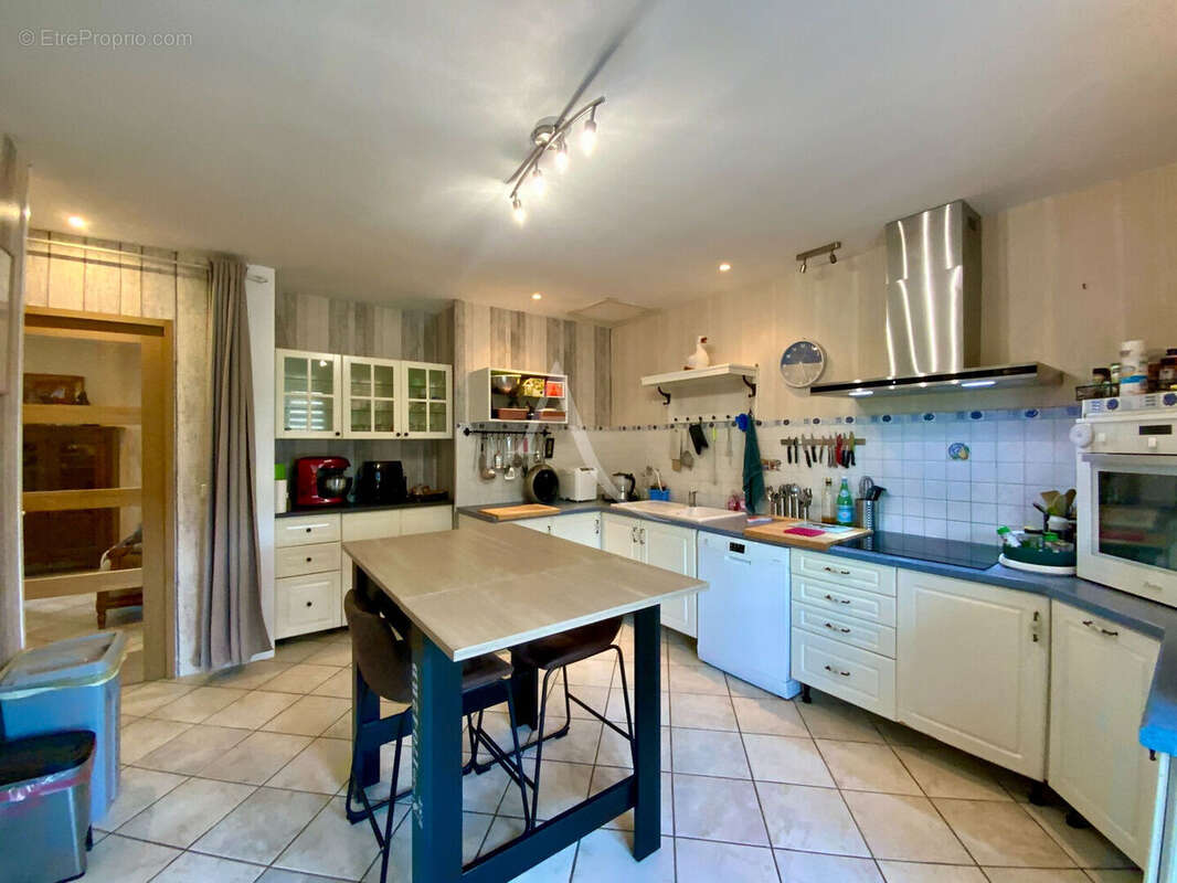 Maison à ALLAS-BOCAGE