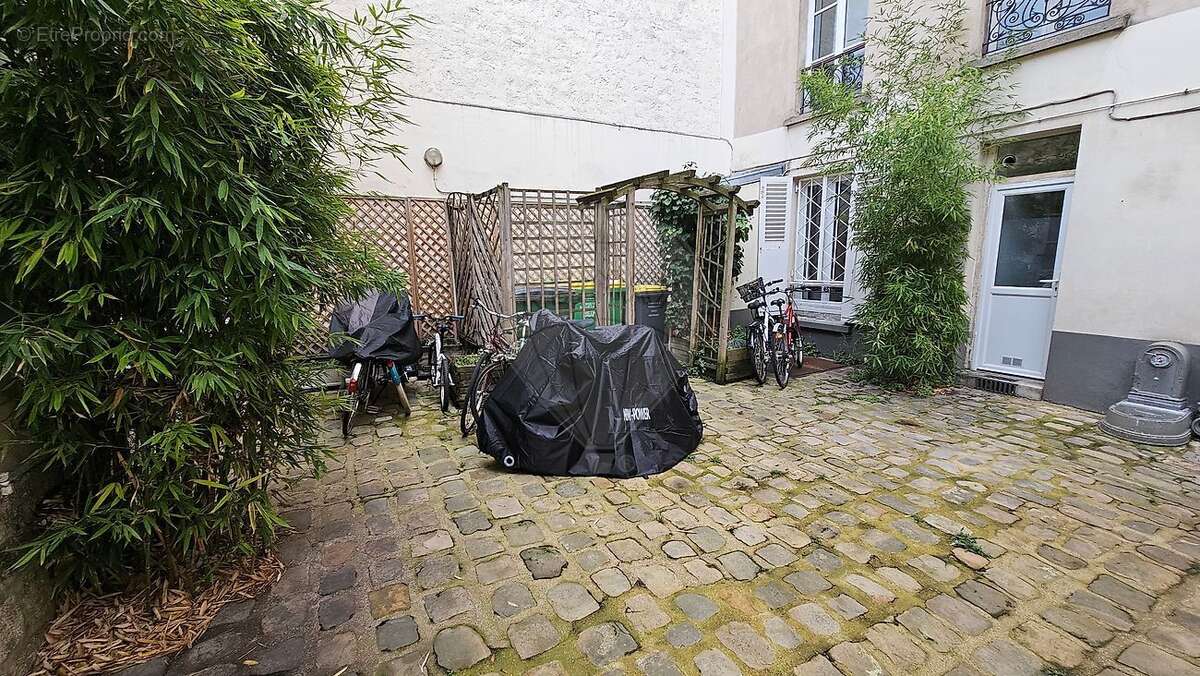 Appartement à PARIS-14E