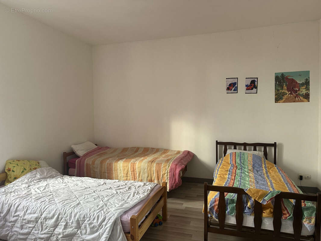 Appartement à AINAY-LE-CHATEAU