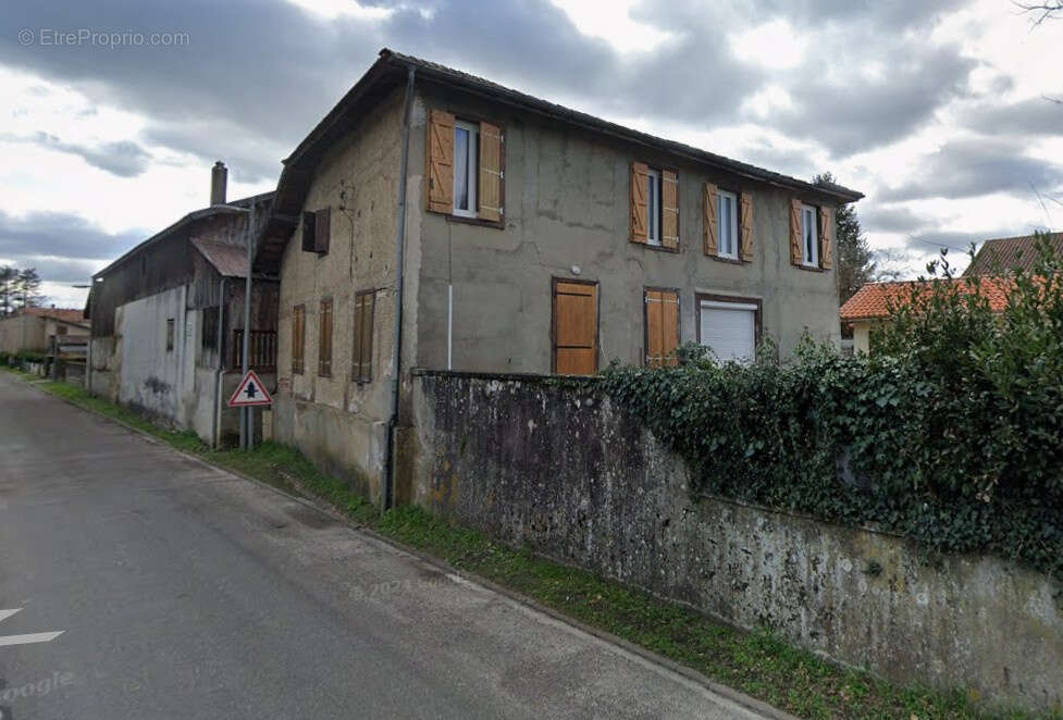 Maison à YGOS-SAINT-SATURNIN