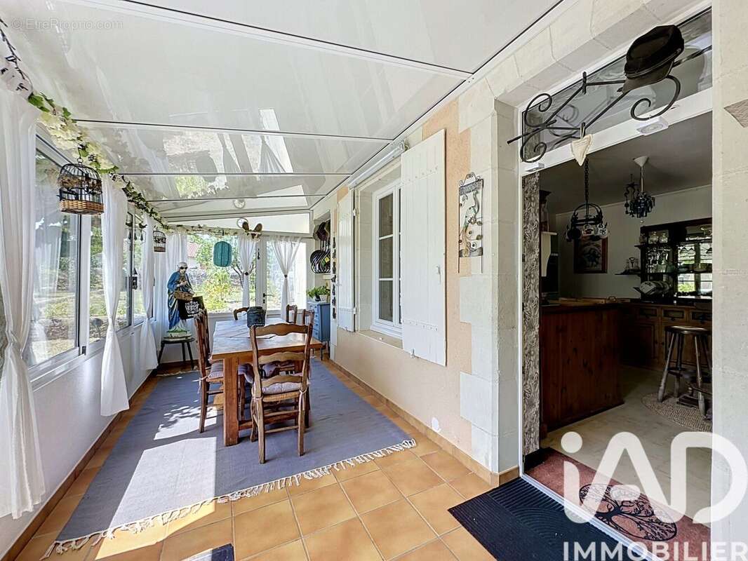 Maison 184 m² à Sainte-Verge  - photo 2