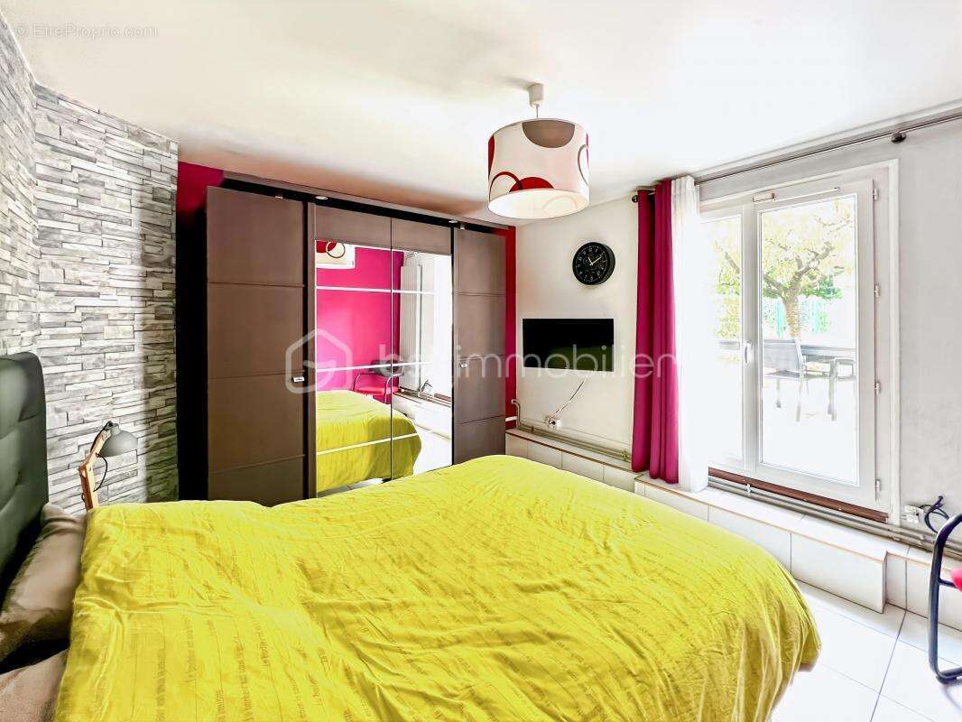 Maison à VIGNEUX-SUR-SEINE