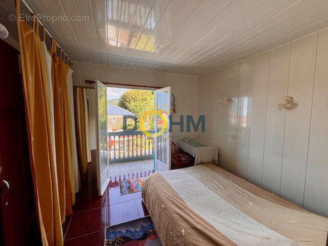 St Joseph TRES GRANDE MAISON F8 avec fort potentiel sur 976m2 de terrain - photo 14