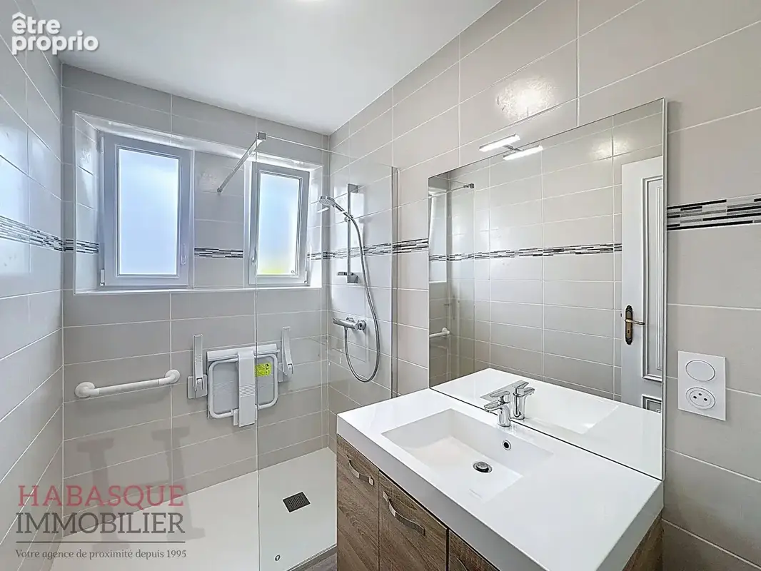 Maison Néo-Bretonne à vendre à Ploudaniel - 5 chambres, 129 m² - photo 6