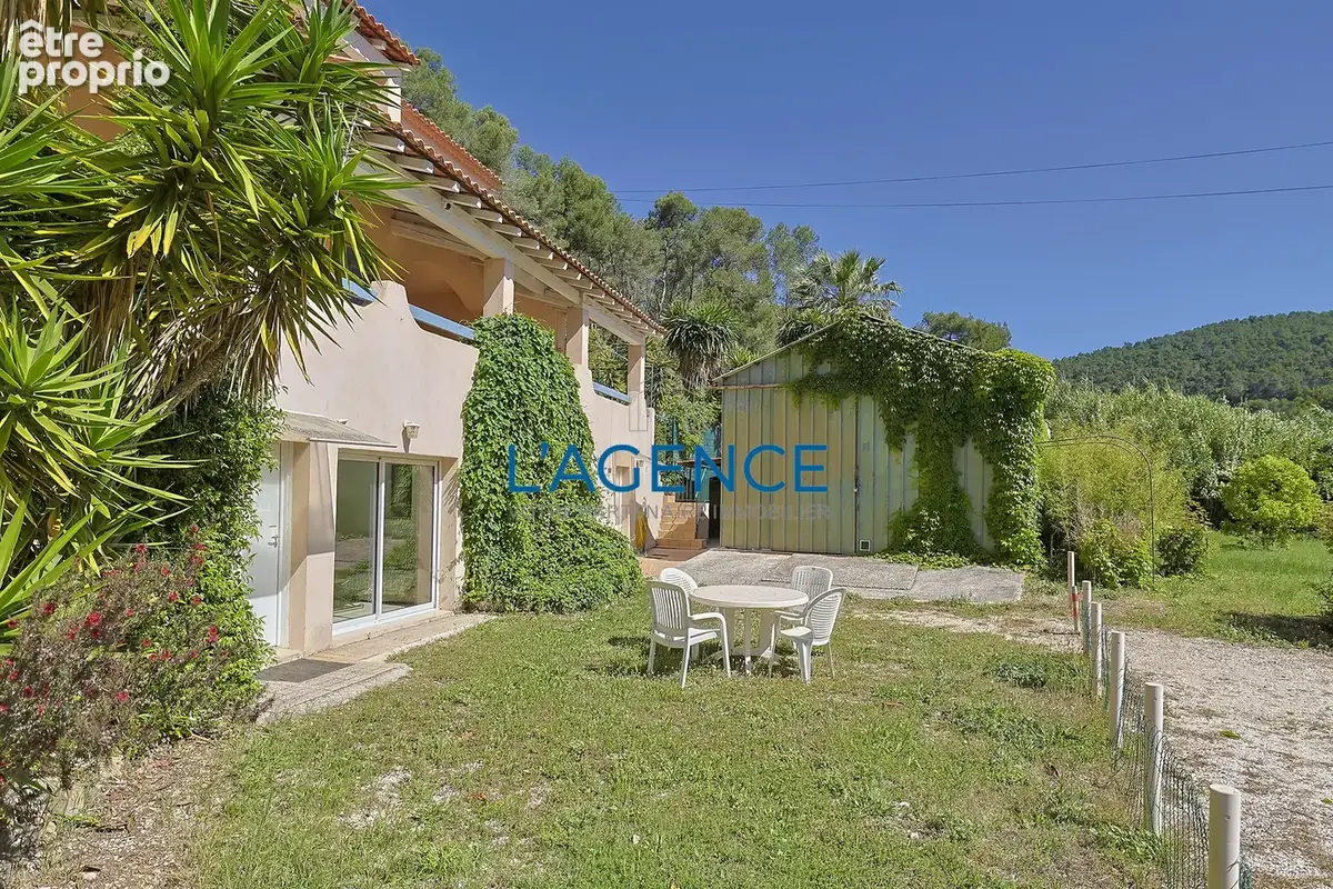 CARQUEIRANNE VILLA 233m2 - 8 Chambres  - Terrain 7023m avec piscine - photo 25