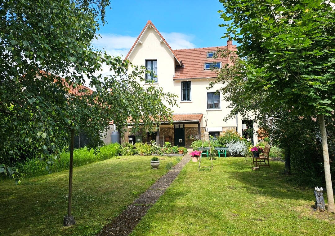 Maison à SAVIGNY-SUR-ORGE