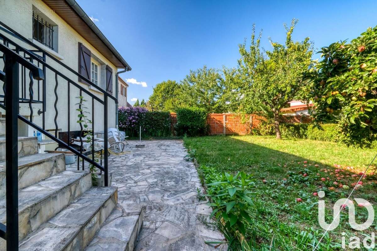 Photo 2 - Maison à LE BLANC-MESNIL