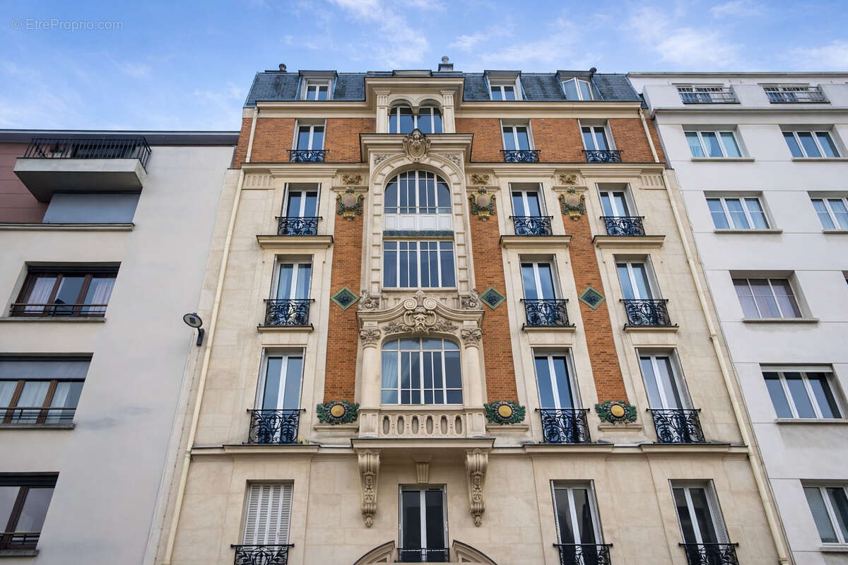 Appartement à PARIS-14E