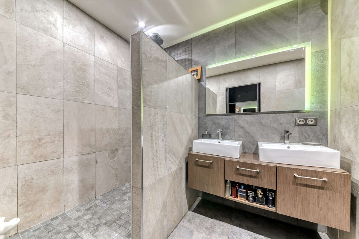 Appartement à LYON-7E