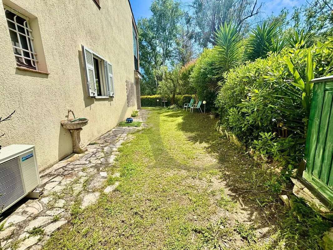 Appartement à VILLENEUVE-LOUBET