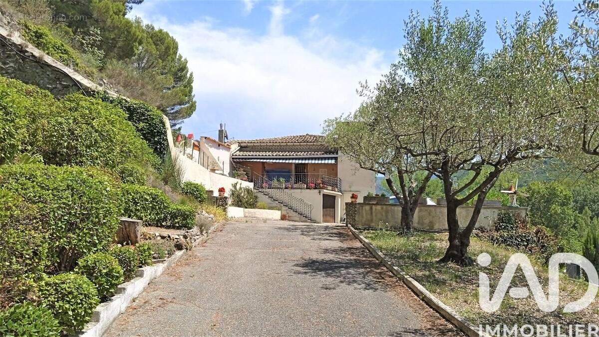 Photo 1 - Maison à LA BEGUDE-DE-MAZENC