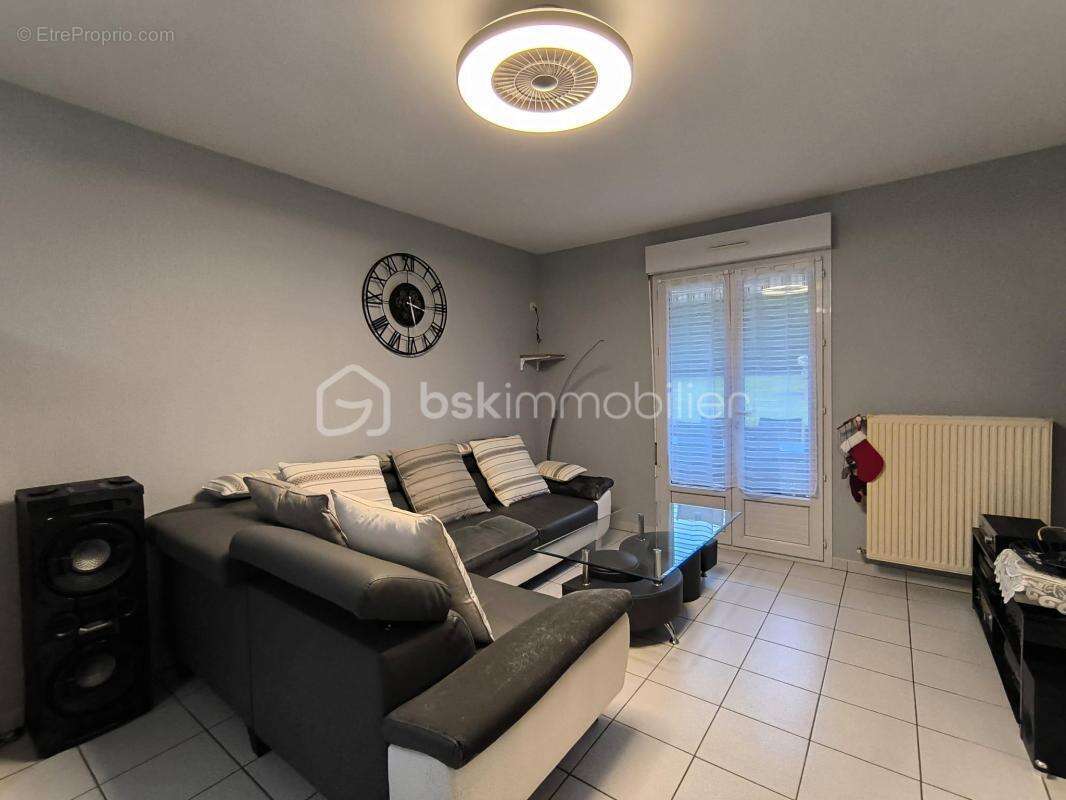 Maison à LA CHAPELLE-DE-GUINCHAY