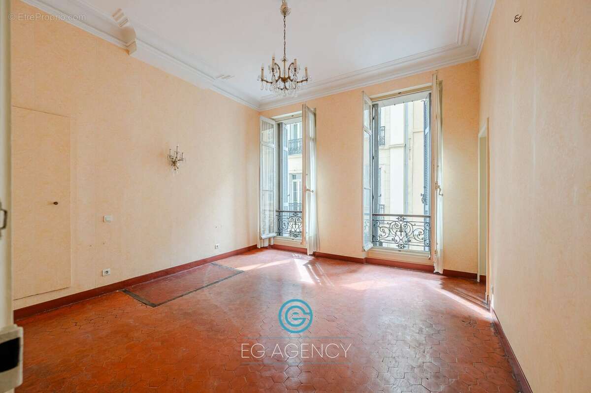 Commerce à MARSEILLE-6E