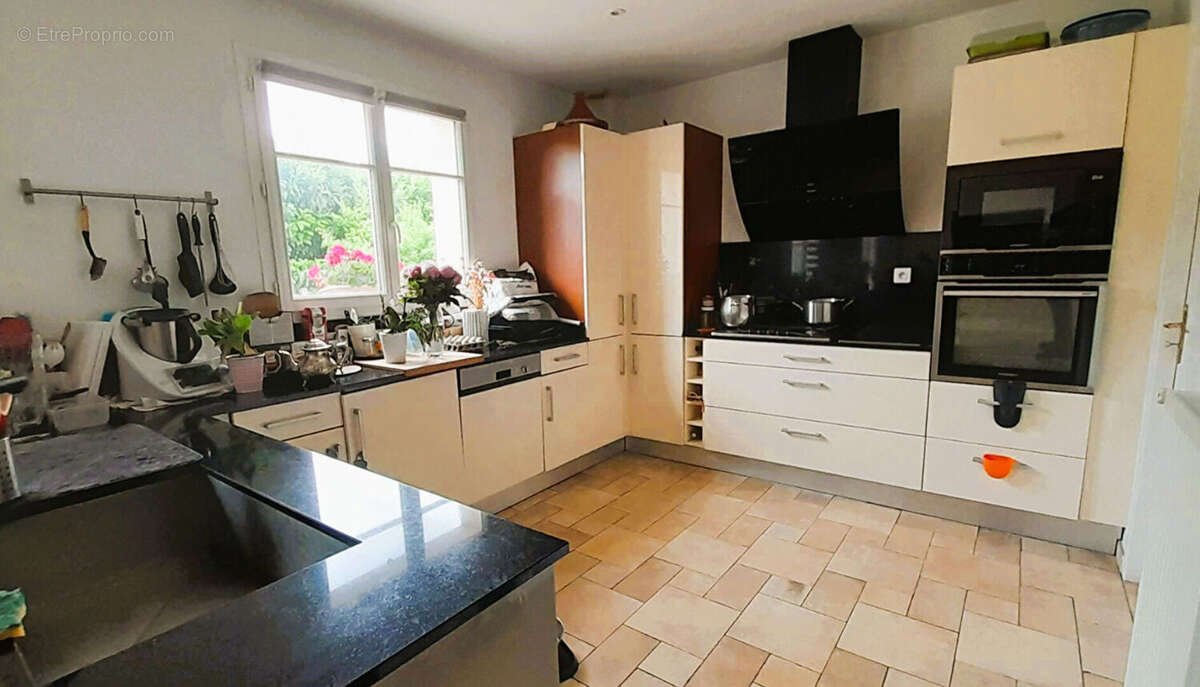 Maison à LIMOURS