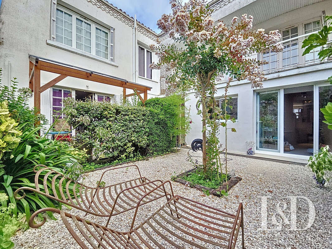 Maison à TALMONT-SUR-GIRONDE