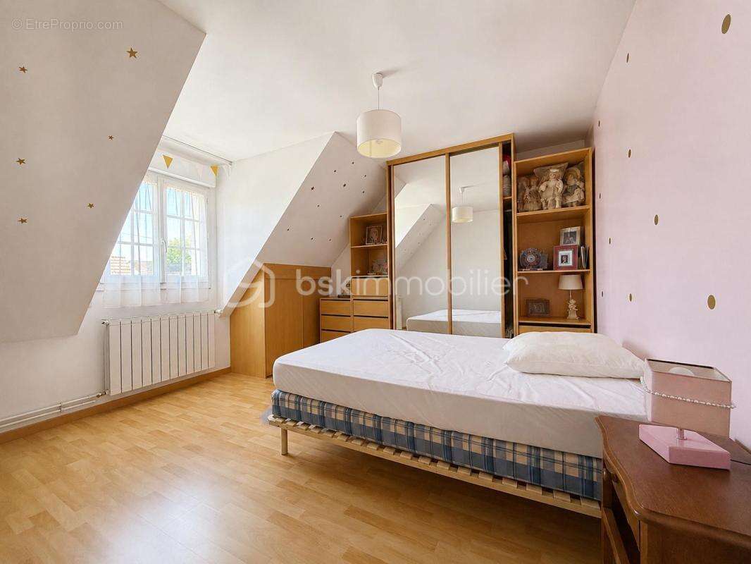 Maison à ROISSY-EN-BRIE