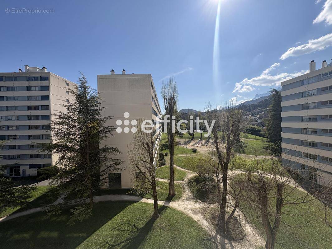 Appartement à SEYSSINET-PARISET