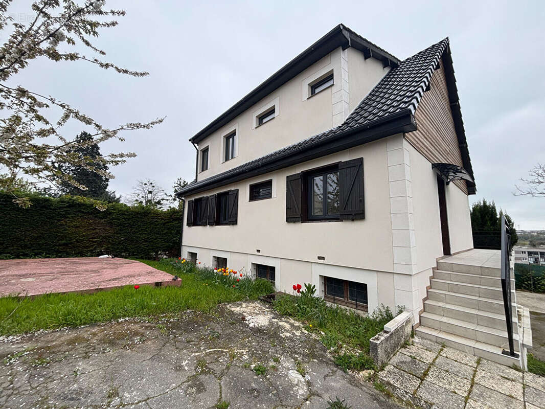 Maison à CORBEIL-ESSONNES