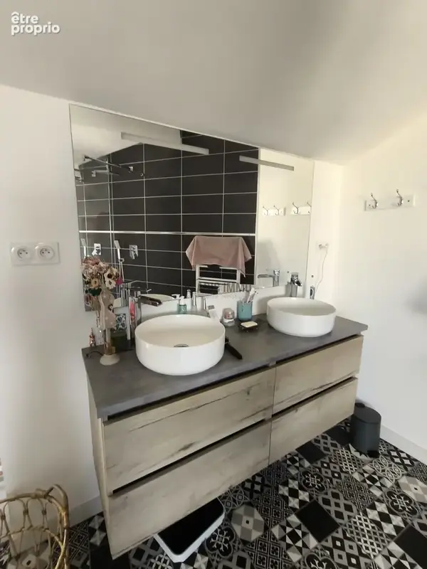 Superbe maison de charme avec double garage, terrasses, cave à vin... - photo 28