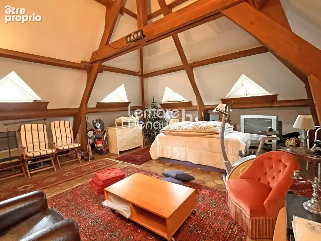Superbe villa 6 chambres, bord de rivière et piscine - photo 18