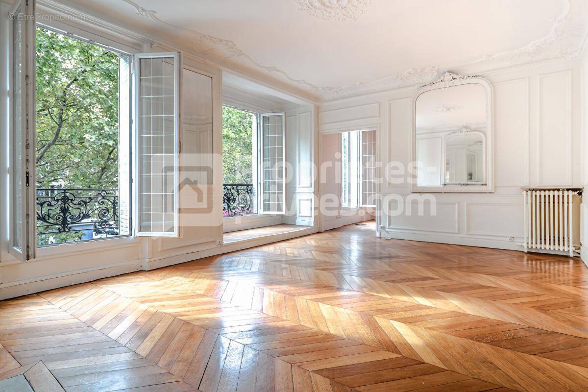Appartement à PARIS-18E