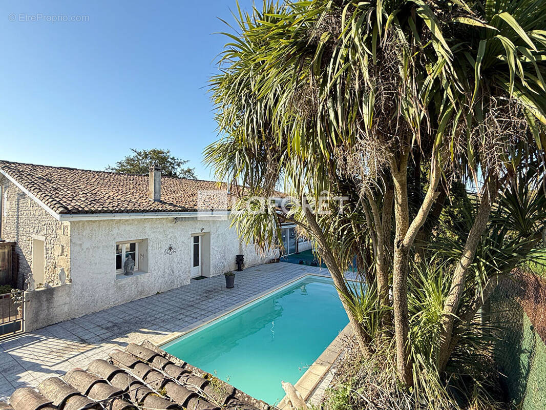 Maison à SAINTES
