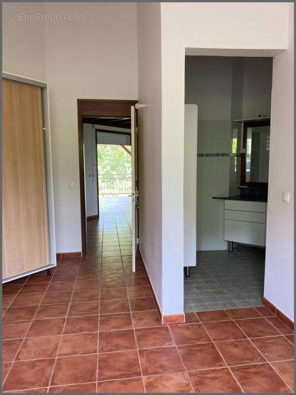 Maison à PETIT-BOURG