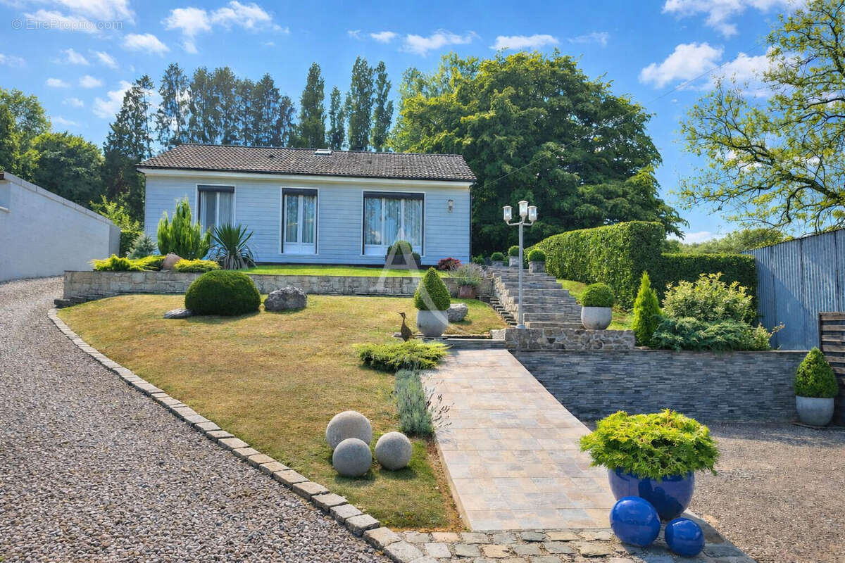 Maison à GUESCHART