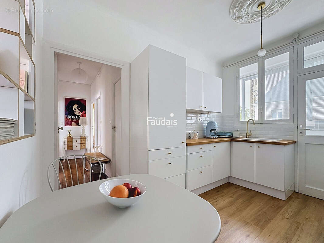 Appartement 86 m² à Saint-Lo  - photo 6