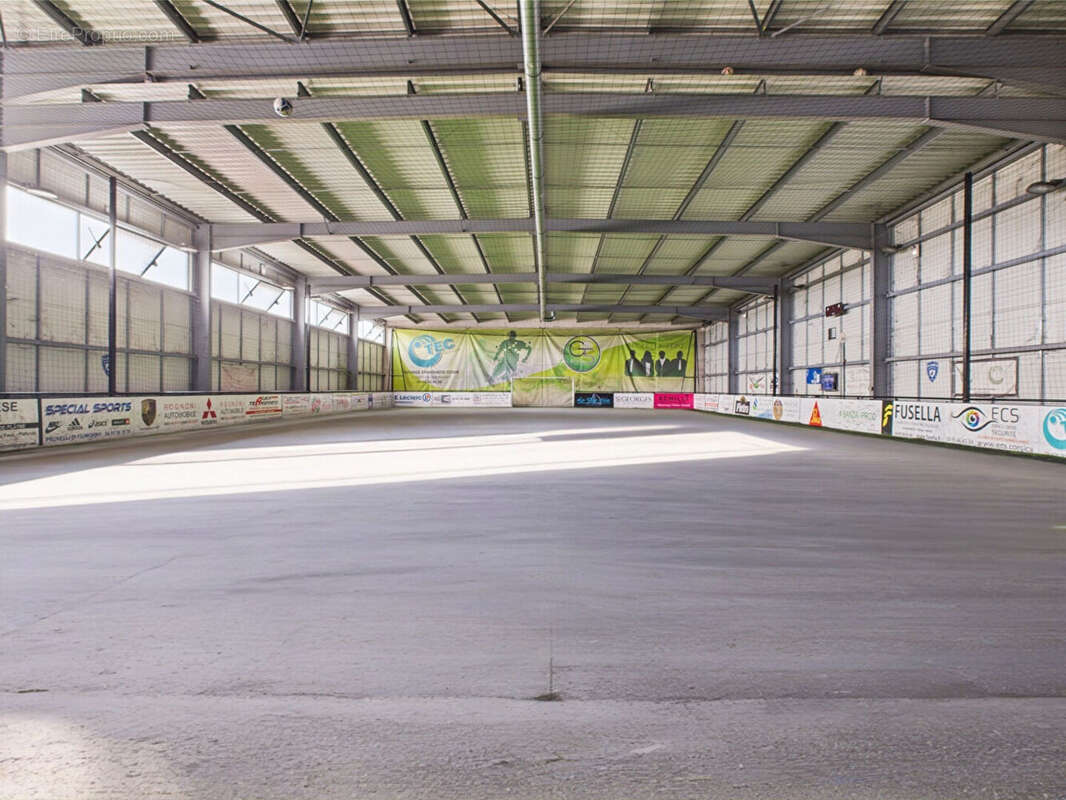 Locaux d'activités 140m2 - photo 2