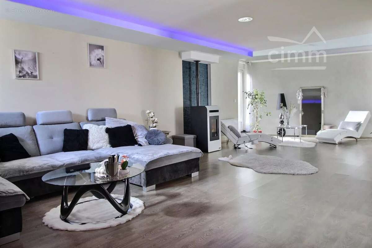 Maison à LES AIX-D'ANGILLON