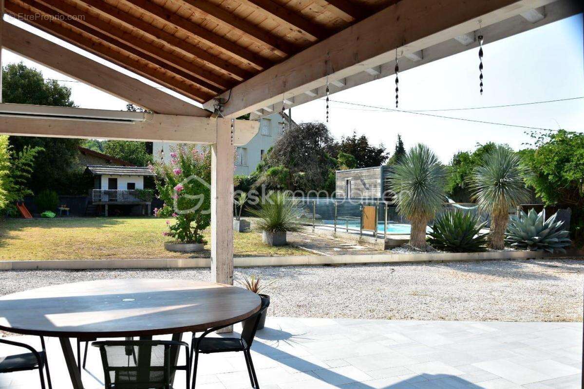 Maison de caractère avec piscine, atelier et baume – Peyrins (26380) - photo 6