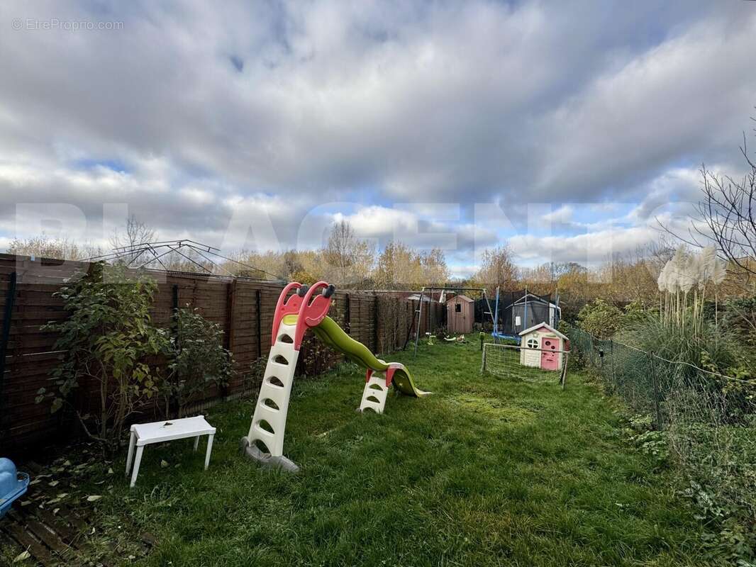 * j - Maison à BRUAY-LA-BUISSIERE