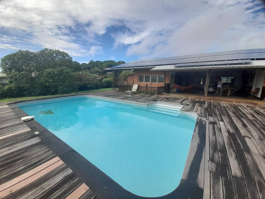 Maison à REMIRE-MONTJOLY