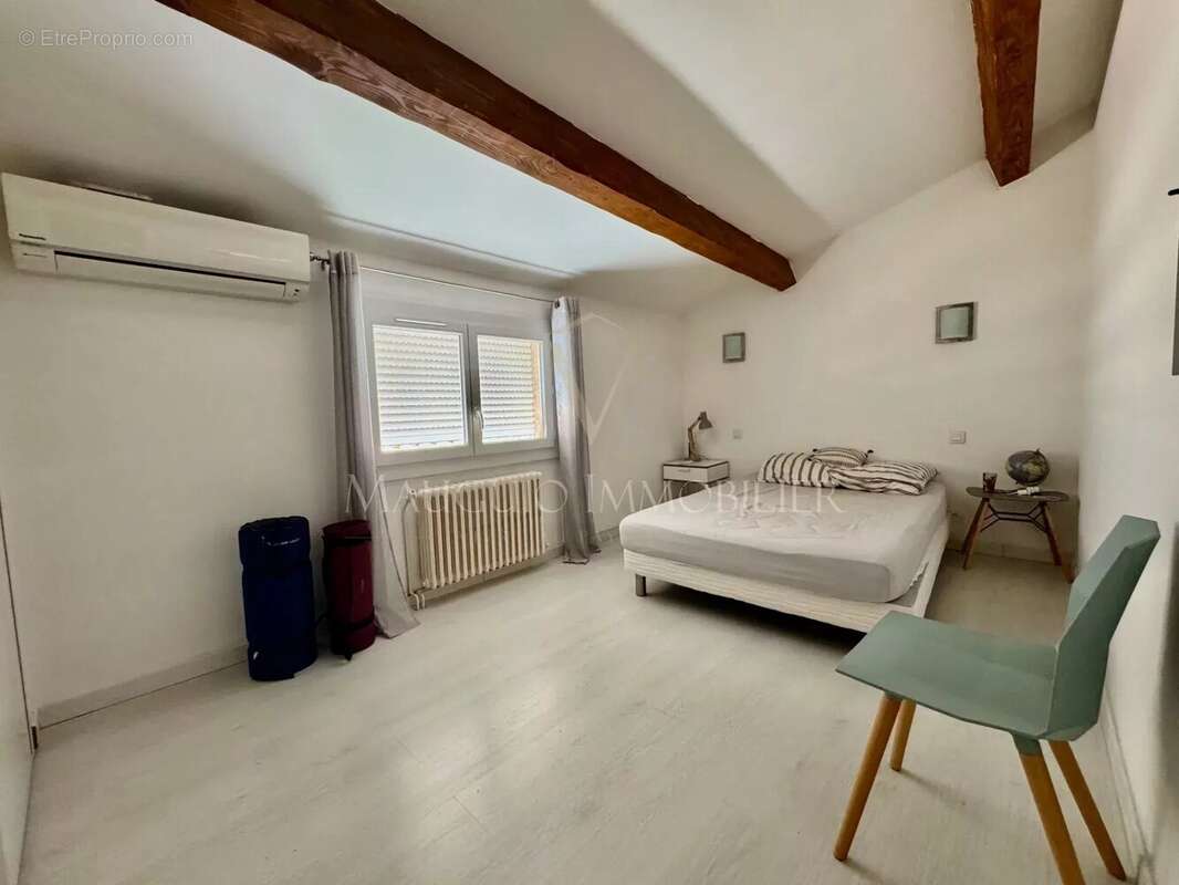 Maison à MAUGUIO