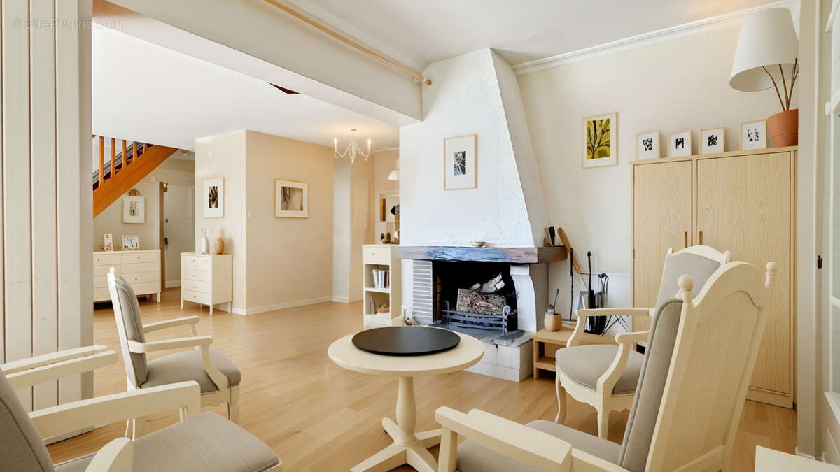 Maison à SAINT-NOM-LA-BRETECHE