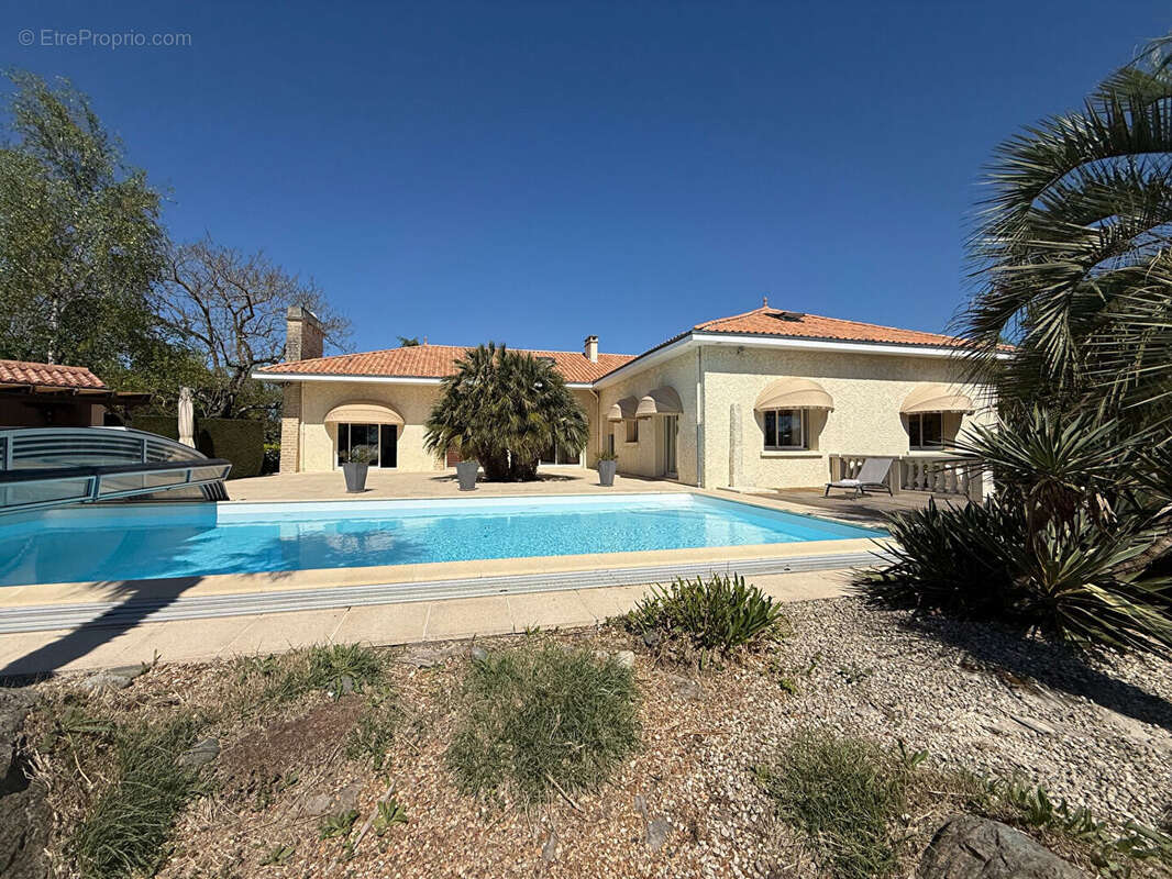 Maison à SAINT-SYMPHORIEN