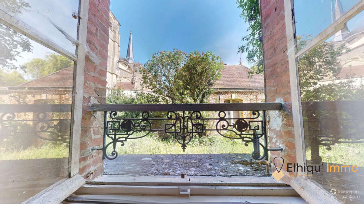 Maison à SOULAINES-DHUYS