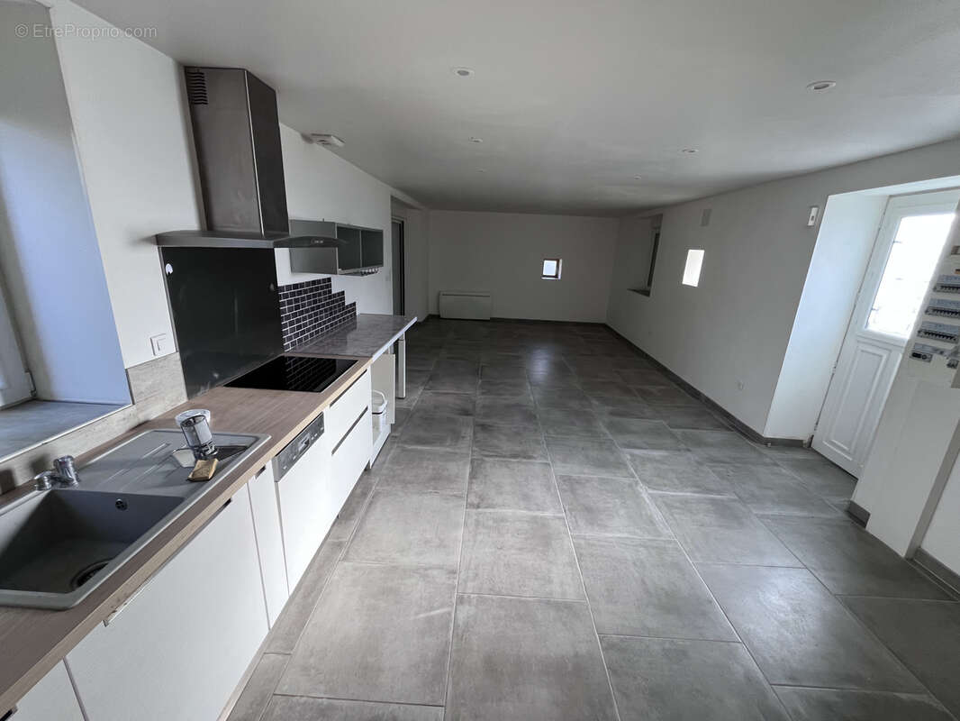 Maison à SAINT-SIGISMOND-DE-CLERMONT