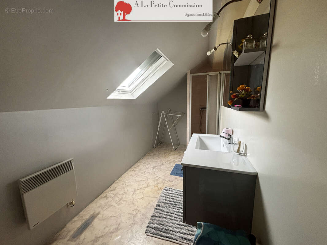 À vendre à Luisant   Une maison familiale aux beaux volumes ! - photo 11