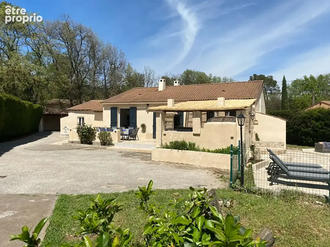 Photo Maison à Gareoult au prix de 457 000€