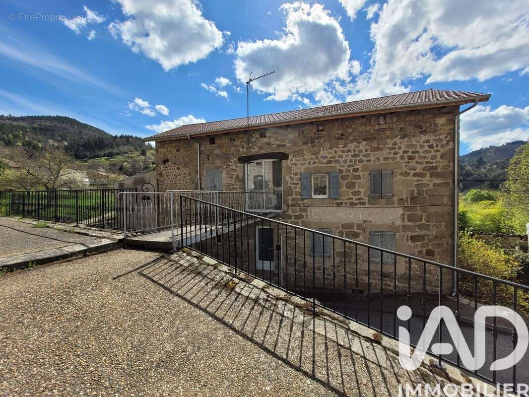 Maison 165 m² à Arcens  - photo 3