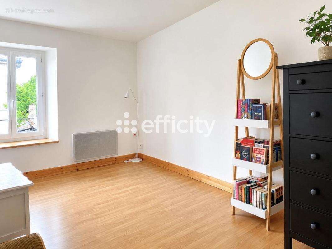 Maison 102 m² à Maille  - photo 7