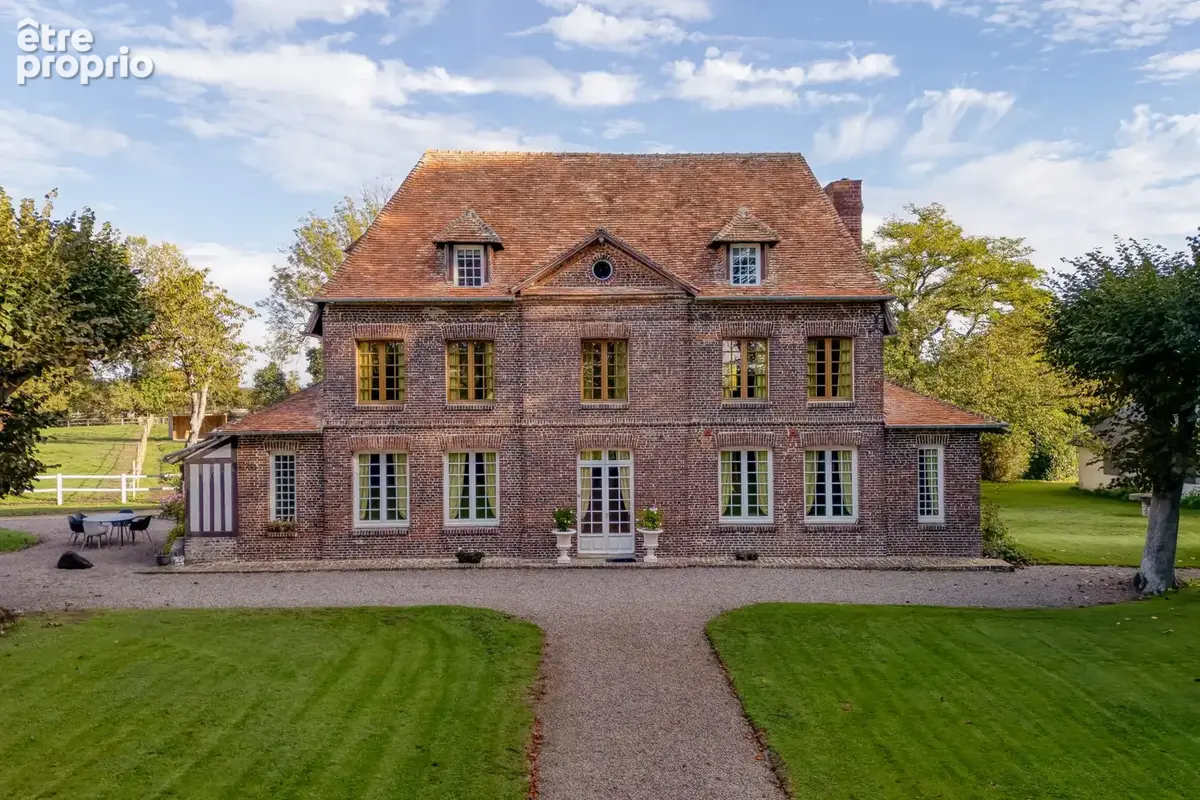 Maison 9 pièces 203 m² à vendre à Pont-L'eveque (14130) - photo 1