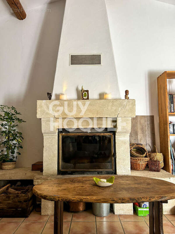 Maison à L'ISLE-SUR-LA-SORGUE