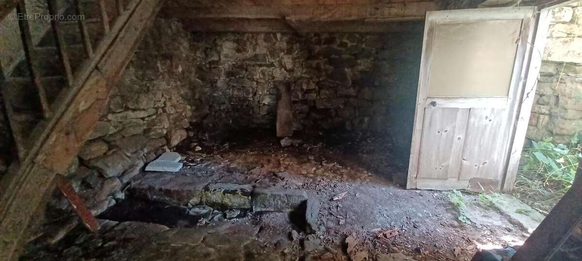 Maison à CHAUDES-AIGUES