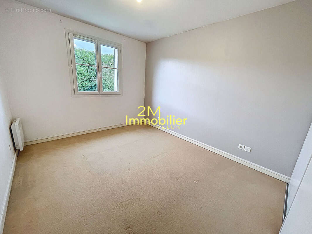 Maison à VAUX-LE-PENIL