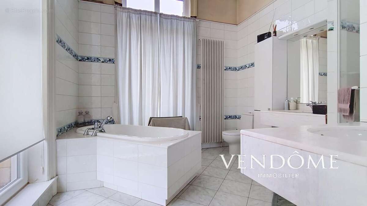 BARBIEUX - Appartement T6 d’exception - photo 8