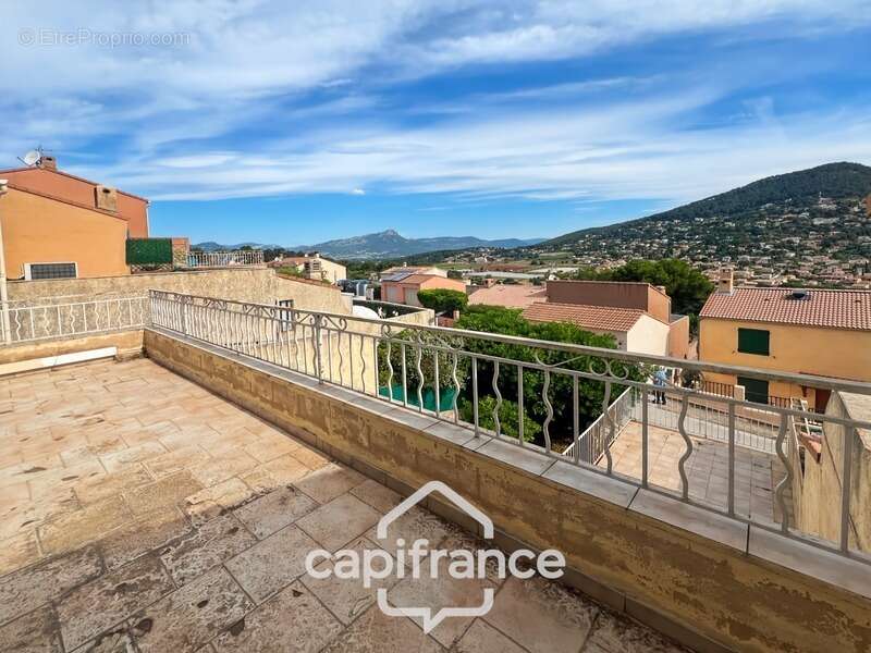 Maison à CARQUEIRANNE